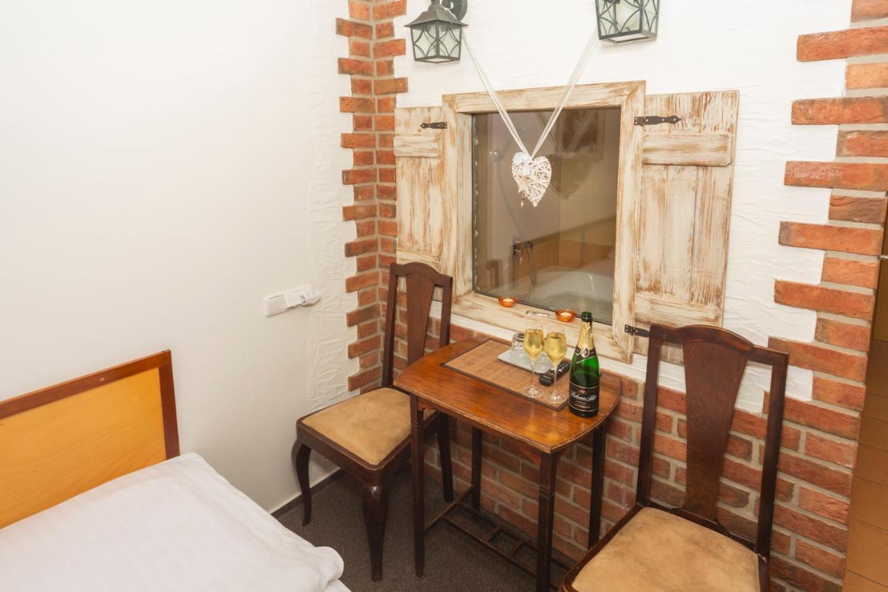 Hotel Pansky Dum Blovice Bagian luar foto
